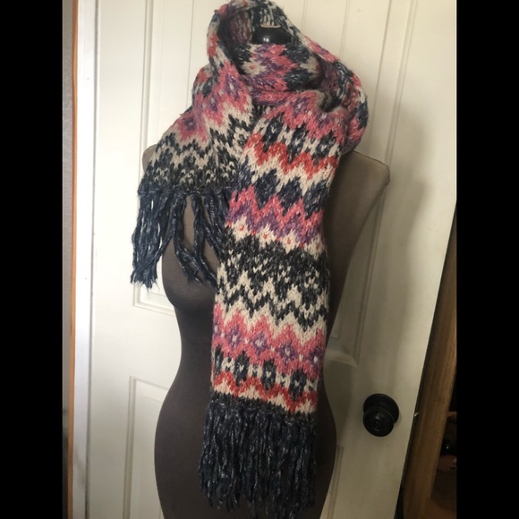 Scarf - Picture 6 of 7